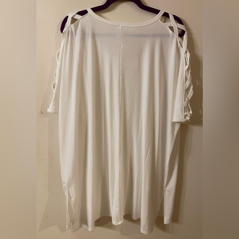 Zenana Premium White Cage Cold Shoulder Latticework Top 3X - Picture 2 of 6